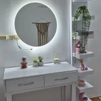 میز و آینه