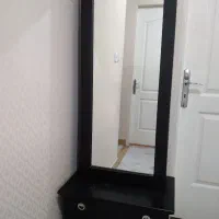 میز آرایش  کار کرده