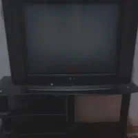 تلویزیون با میز