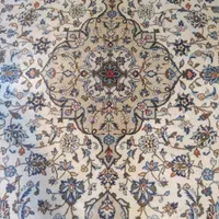 خریدار و کارشناس فرشهای دستباف کارکرده