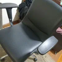 صندلی چرخدار و جکدار