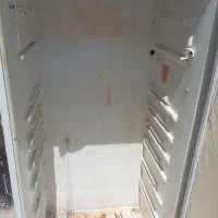 بدنه یخچال خالی