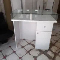 میزکار  ویترین دار فروشگاهی.وصندلی چرخ دار