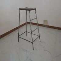 چهار پایه اهنی