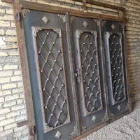 در ماشین رو سه لت