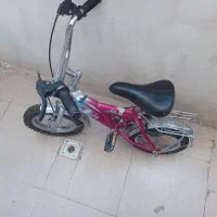 دوچرخه و میز تلویزیون