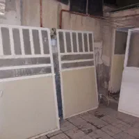 درب پارکینگ و ماشین