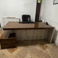 یک عدد میز مدیریتی (سفارشی)