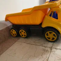 کامیون اسباب بازی