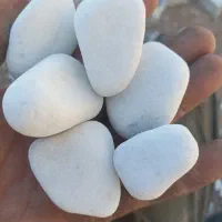 سنگ قلوه رنگی و سفید- مبلمان باغی عمارت