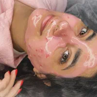 آموزش و انجام خدمات اسپا و فیشیال