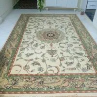 دو عدد فرش ۹ متری و۶متری