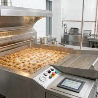 بازاریاب مواد غذایی فلافل و ناگت و غیره