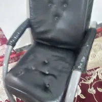 یک عدد صندلی اداری  در حد نو