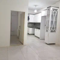 اپارتمان ۶۵متری هدایت ۳۲ همکف  راه جدا