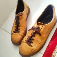 کفش چرم اسپرت عسلی