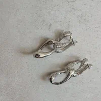 گردنبند ودست بند وگوشواره