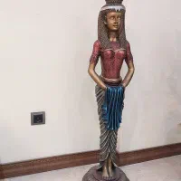 مجسمه زن مصری