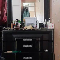 دراور ۴ کشو با اینه و۲ عدد پاتختی