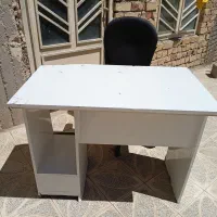 فروش میز و صندلی کلاه کاسکت وتعدادی وسایل