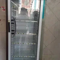 یخچال و قفسه سوپر مارکت