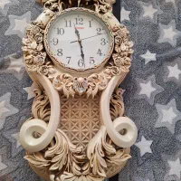 ساعت دیواری استخونی