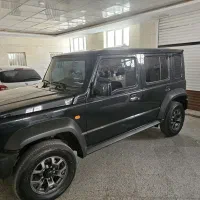 سوزوکی جیمنی ۵ در ۲۰۲۵ مشکی