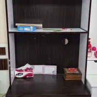 ۲ میز تحریر (کامپیوتر) کتابخانه دار