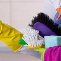 انجام امور منزل و اشپزی