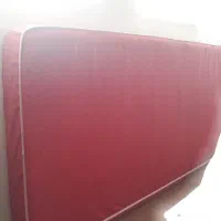 تشک تخت خواب چوبی به قیمت خیلی مناسب میفروشم