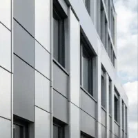 طراحی و اجرای تابلو و نمای مدرن آلومینیوم کامپوزیت
