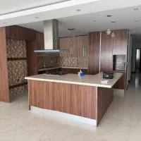 112متر/فول امکانات/خوش نقشه و نورگیر/در بلوار ارم