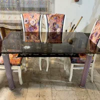 ناهارخوری نو با چهار عدد صندلی و سه عدد عسلی