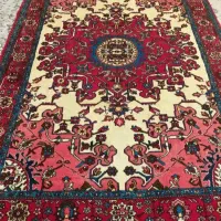 یک عدد قالیچه دستباف