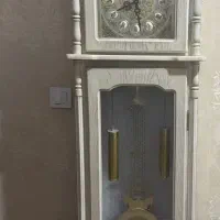 ساعت دیواری ایستاده