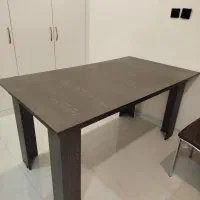 میز ناهارخوری بدون صندلی