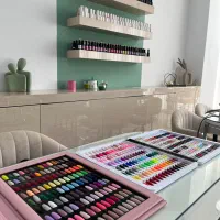 اجاره تخت مژه و میز ناخن ماهانه و روزانه