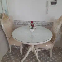میز غذاخوری دو نفره کاملا سالمه