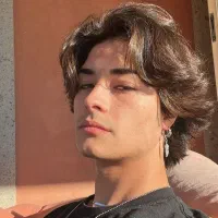 مدلینگ،کارمند