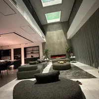 نیازمند خدماتی خانم