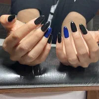 کاشت ناخن فقط ۳۰۰