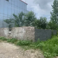 زمین-پشت-استخر-سروش
