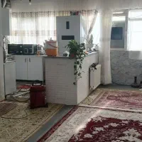 آدو طبقه اول درب آخر