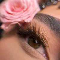 خدمات اکستنشن مژه و ابرو