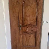 درب چوبی ورودی به همراه اتاق خواب