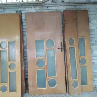 در چوبی بسیار تمییز