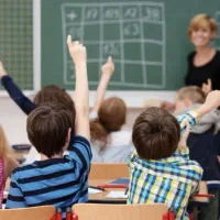 تدریس توسط مدرس خانم(خانم کیوان)