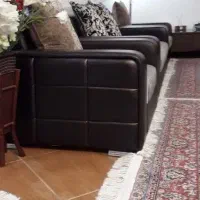 مبل چرم.