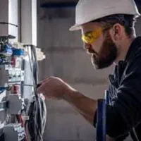 نیروی فنی و برقکار ماهر