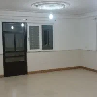 یک واحد از دوطبقه .همکف حیاط دار وباغچه ونور گیر